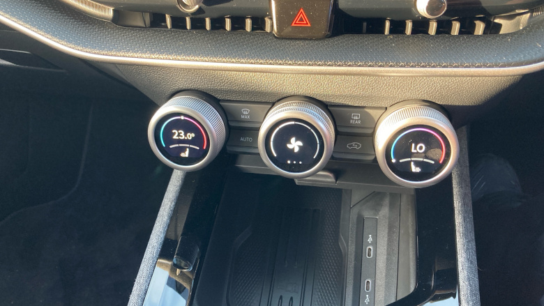 Skoda Superb 1.5 TSI e-TEC SE Technology 5dr DSG Petrol Estate